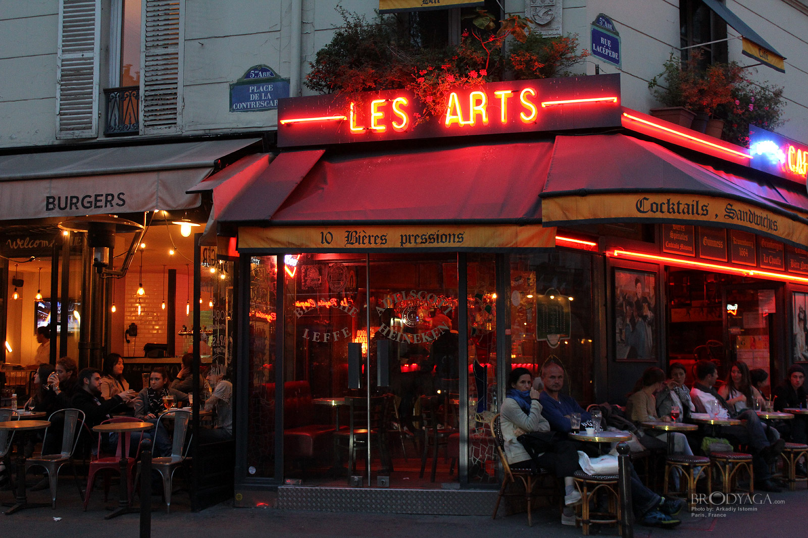 Café des Arts, 1 Place de la Contrescarpe, Paris
